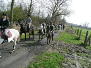 balades equestres a Hornaing